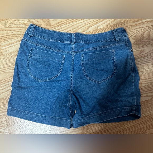 Jean shorts - Picture 2 of 4